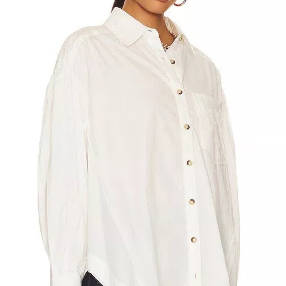 We The Free by Free People White Button-Up Shirt size medium.